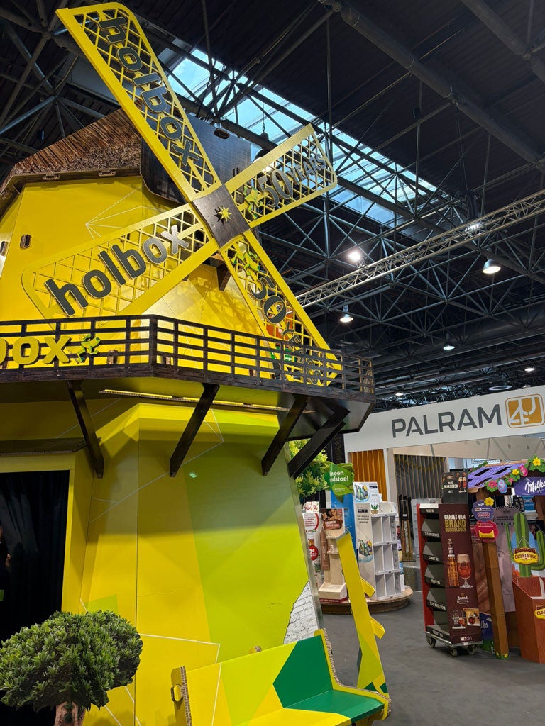 Kartonnen molen op euroshop
