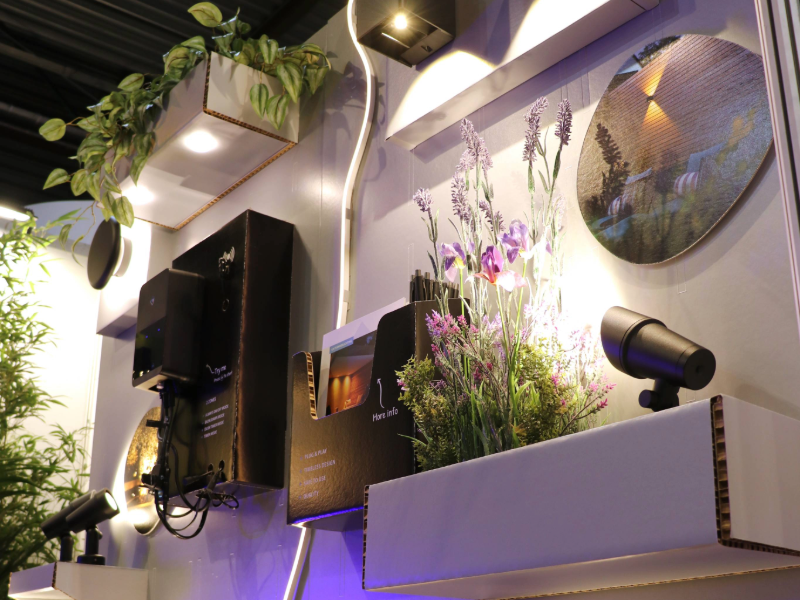 Hoofdbanner - Kartonnen showroomdisplay Hamulight mobiel - Holbox Shop Direct