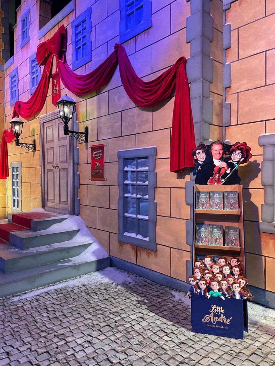 Display Little André bij winterconcerten in MECC - Holbox Shop Direct Display Little André bij winterconcerten in MECC - Holbox Shop Direct