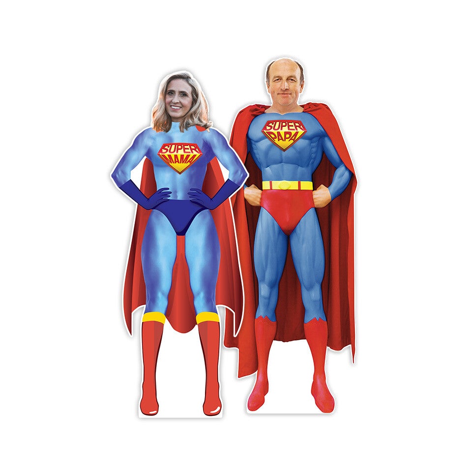 Kartonnen superheld figuur gemaakt door Holbox Shopdirect